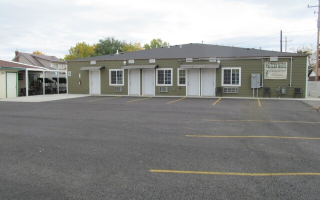 Western Motel Lovell