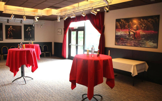 Hotel & Aparthotel Casteau Resort Mons