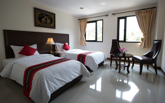 True Siam Rangnam Hotel