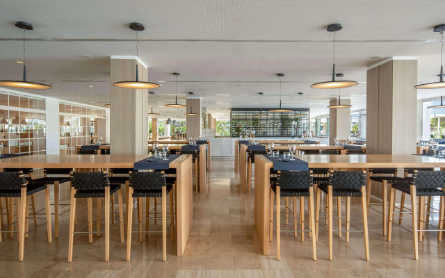 Отель Melia Calviá Beach