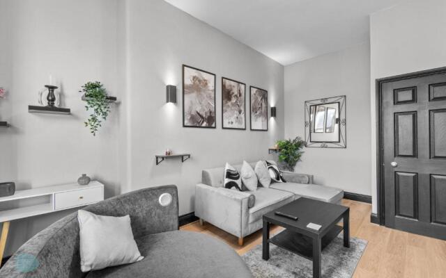1 Bed- Holyrood Retreat