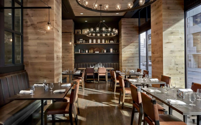 Hotel Phillips Kansas City Curio Collection by Hilton