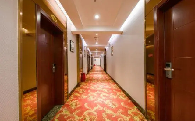 Liangjiang Gonggu Business Hostel