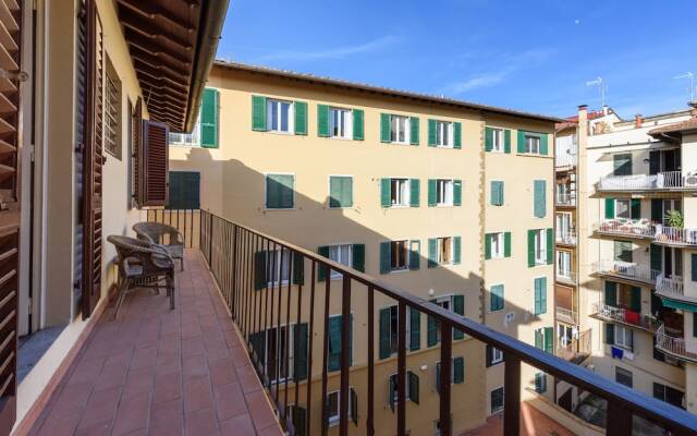 Ponte Vecchio 3 bedrooms by Mmega