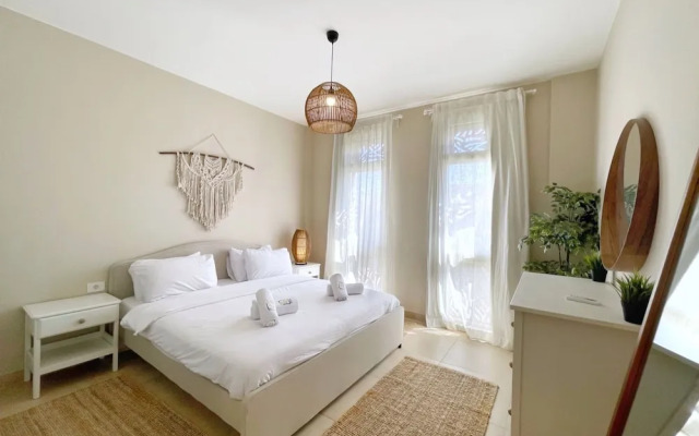 Xuru Stays I Roomy & Relaxed 1bdr @ Mangroovy Free Beach & Pool