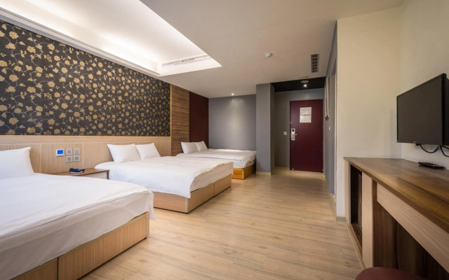 Yadi Hotel