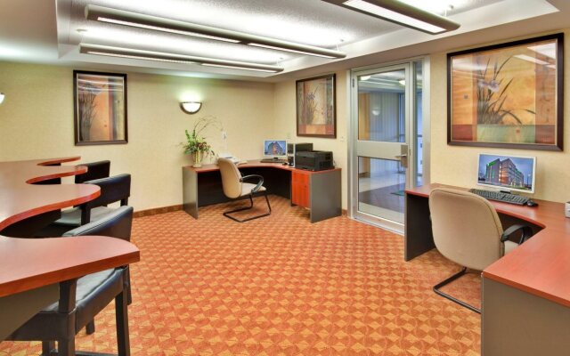 Four Points by Sheraton Point Edward Sarnia