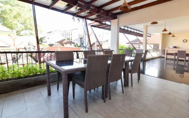 RedDoorz near Legian Street