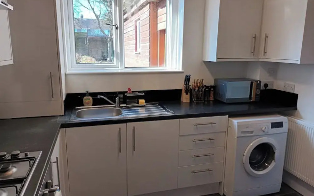 Charming 3-bed House in Birmingham Near nec & hs2