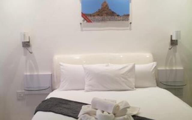 Joy Guesthouse-Seapoint - Adults Only