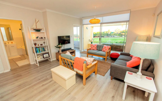 Lazur Holiday Apartment Wilderness