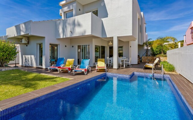 Casa Del Mar Vilamoura - Newly Renovated 3 Bedroom Villa With Pool, A/c and Wifi