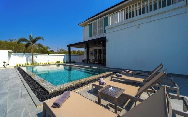 Luxury 4 Bedroom Pool Villa - PV8