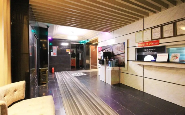Andong Hotel Nine