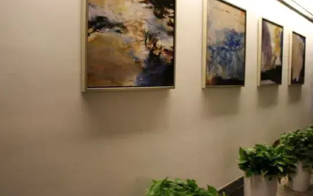 Gallery Hotel