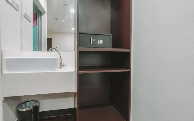 A Hotel Desker Stay from 10PM to 9AM