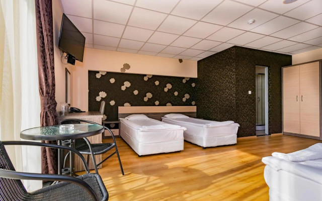 City Hotel