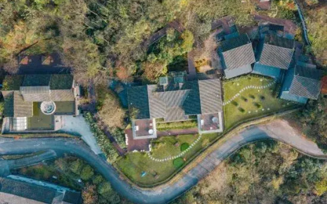 Dujiangyan Shili Mountain Jing Private Tang Hot Spring Resort Hotel (Qingchengshan Branch)