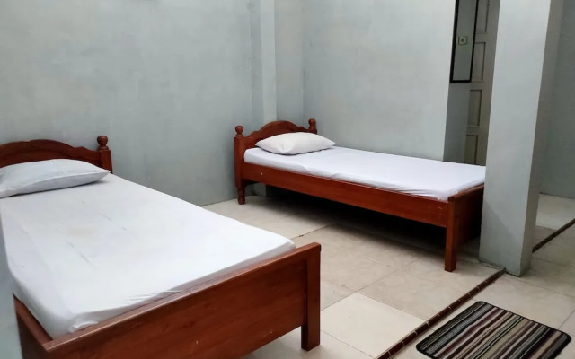 Hotel Keluarga Mekar Jaya Syariah Near UNS Solo