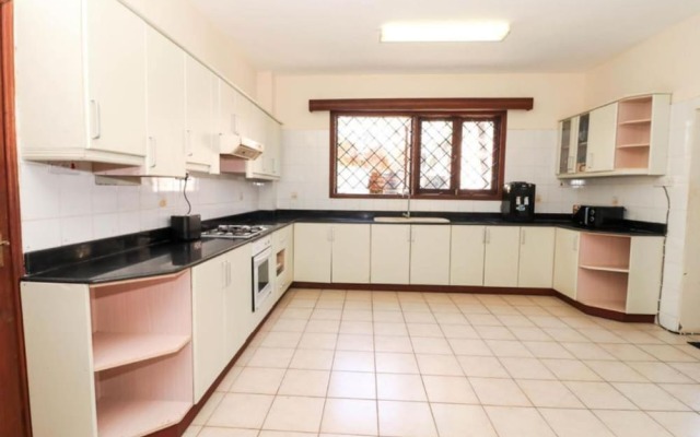 Stay.Plus Creek Residence Nyali