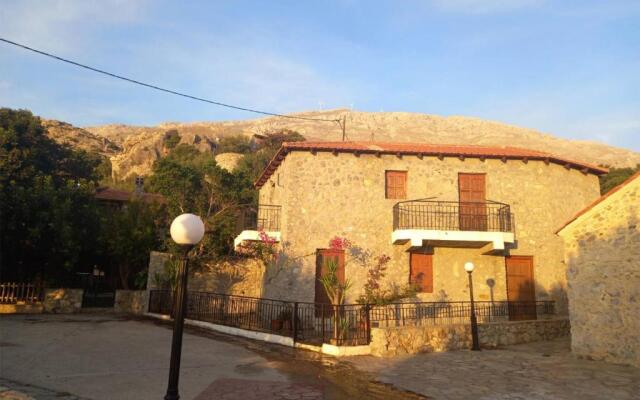 Triopetra Martha Giannis Stone House