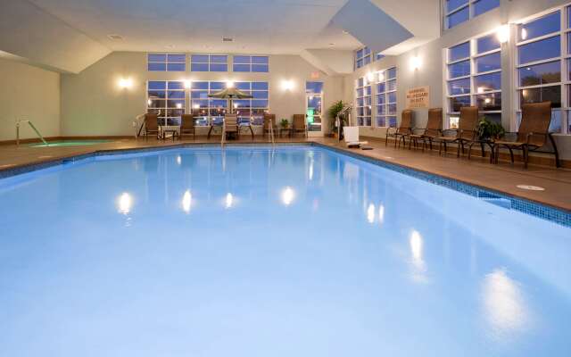 GrandStay Hotel & Suites