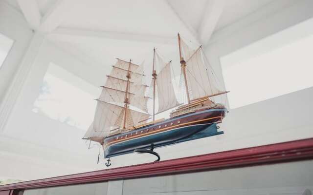 Rose Garden by RedDoorz