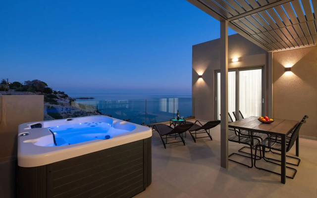 Aquamarine Luxury Suites | Stegna
