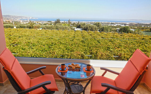 Cretan Vineyard Hill Villa Private Pool, Panoramic View, Beautiful Vineyard