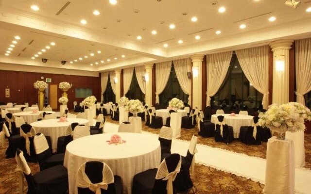 Chereville Spa Tourist Hotel