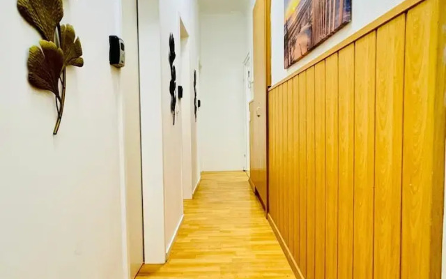 10 Economy Rooms-Shared Bath & Kitchen