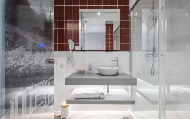 King David Suites 201 by Homie