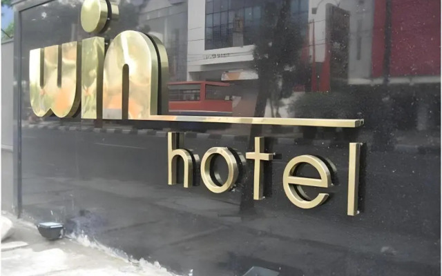 Win Hotel Blok M