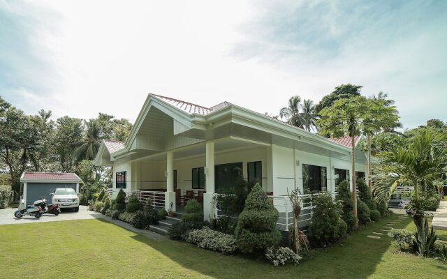 Bohol White House Bed & Breakfast