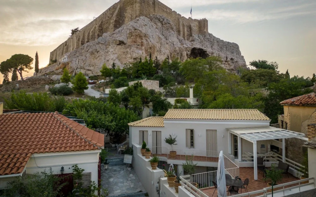 Acropolis Suites
