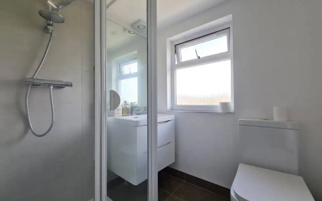 St Albans Stylish Suite With Kitchenette