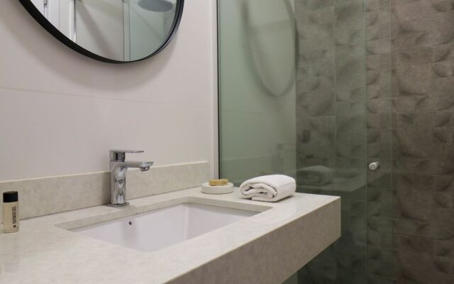 w Bright 2BR Duplex in Miraflores