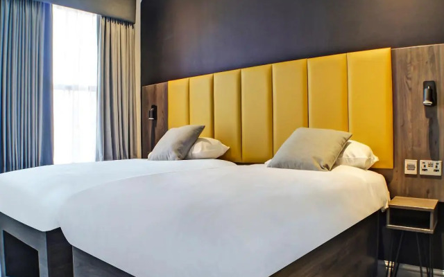 OYO Tamworth Arms Boutique Pub & Hotel