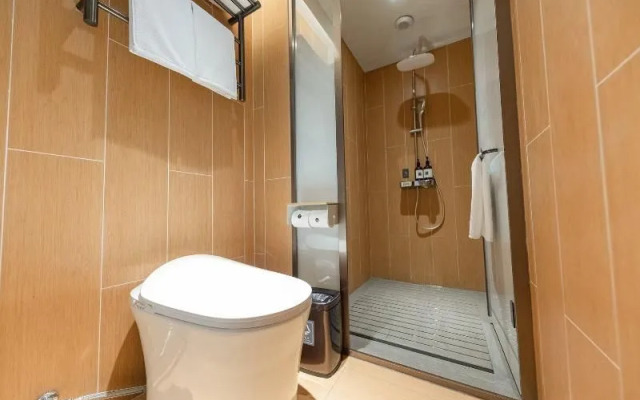 Ji Hotel(Shanghai Dning International Branch)