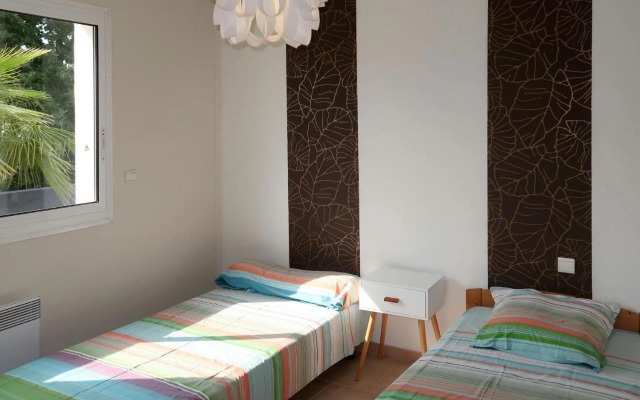 Holiday Home Côté Sud - BZS165