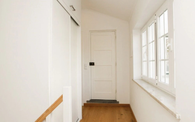 Cushy Apartment with garden in Estoril