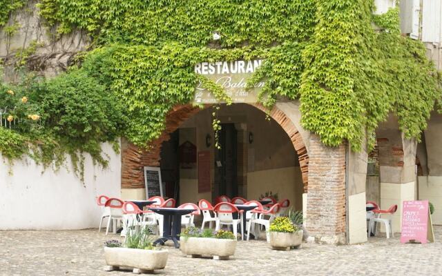 Apartment in a 15th Century Castle With Swimming Pool