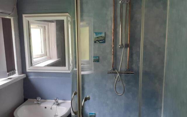 Admirals Apartment sleeps 4 adults 2 children EV Point