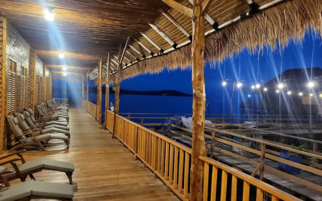 Kelong Pancing Madu Tiga