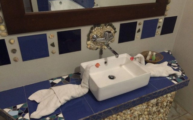 Palm Beach Inn and Sea Shells Cabanas