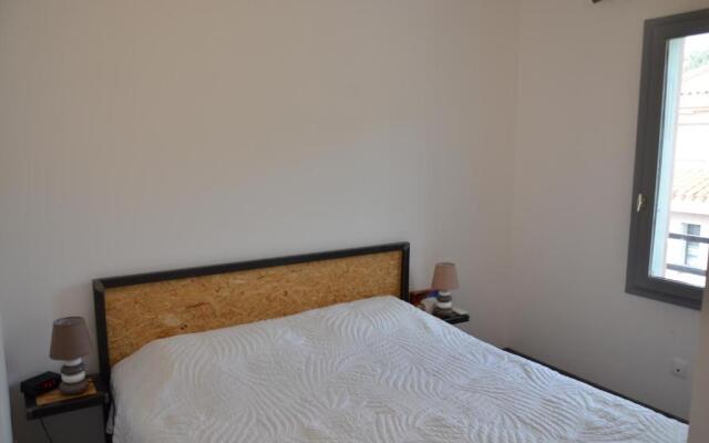 Appartement 2 pièces, parking, balcon, proche plage