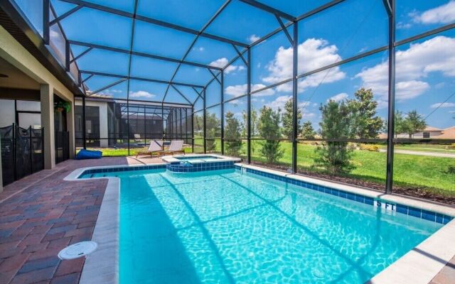 6-Bedroom Villa in Four Corners 1409RF