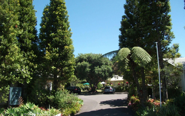 Tatahi Lodge Beach Resort