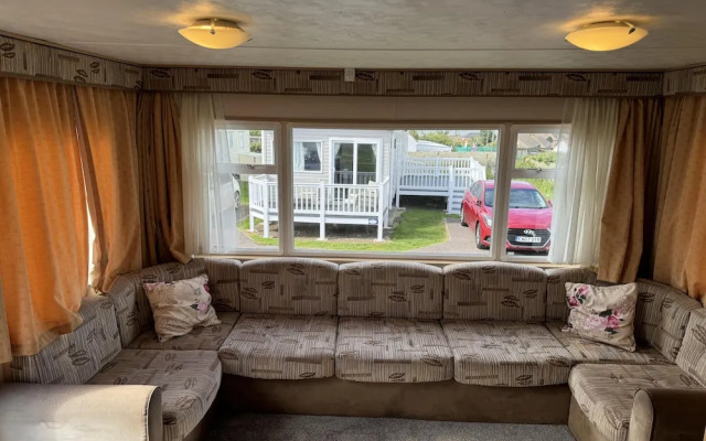 Seaside Bliss Retreat in Heart of Isle of Sheppy