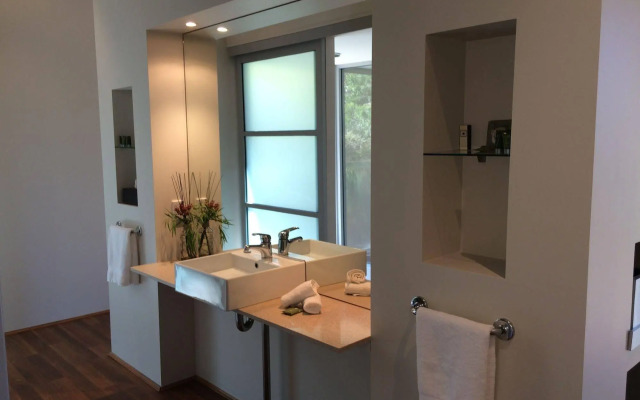 Hidden Valley Forest Retreat